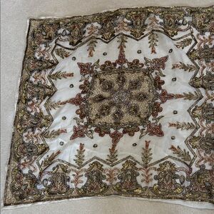 Square hands made table cover